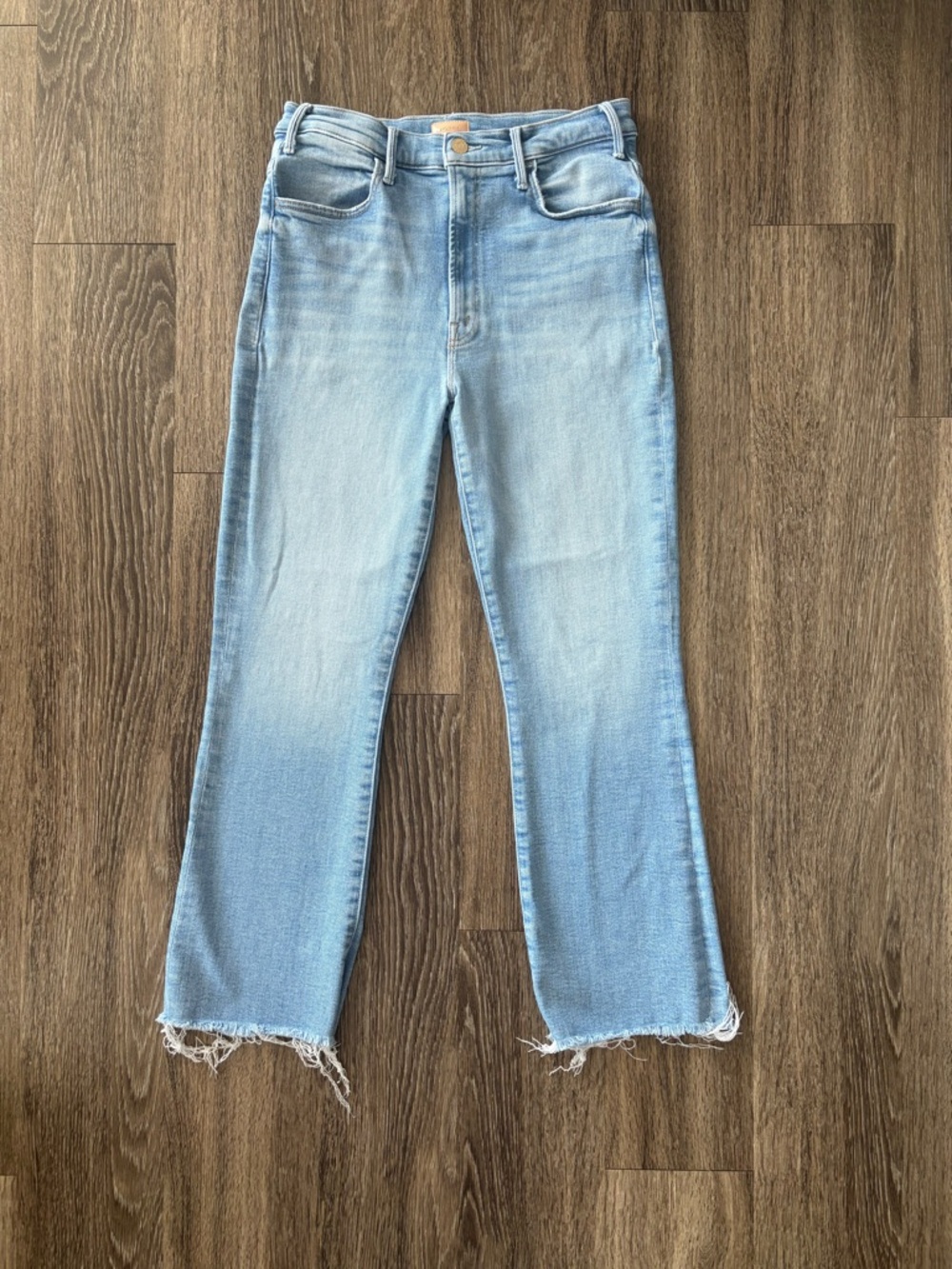 MOTHER Light Blue Frayed Ankle Crop Jeans in size 30 - Picture 2 of 16